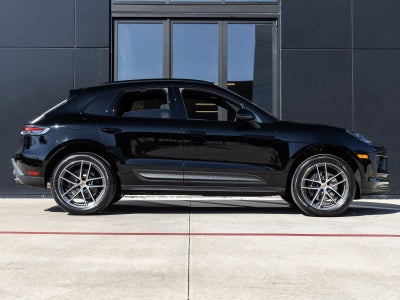 2026 Porsche Macan AWD