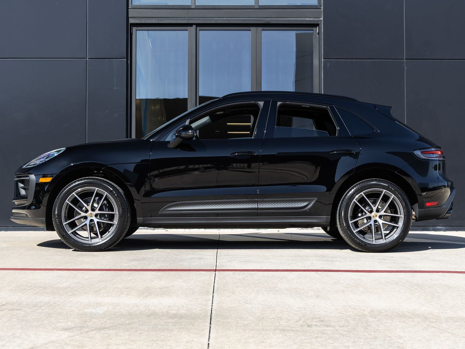 2026 Porsche Macan AWD