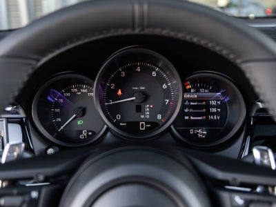 2026 Porsche Macan AWD