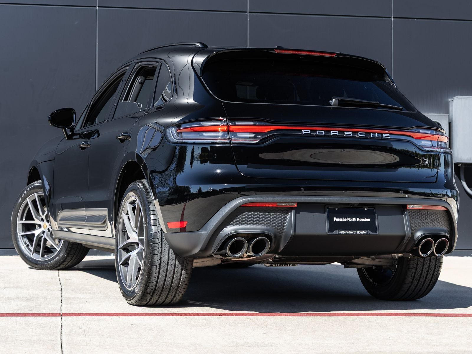2026 Porsche Macan AWD