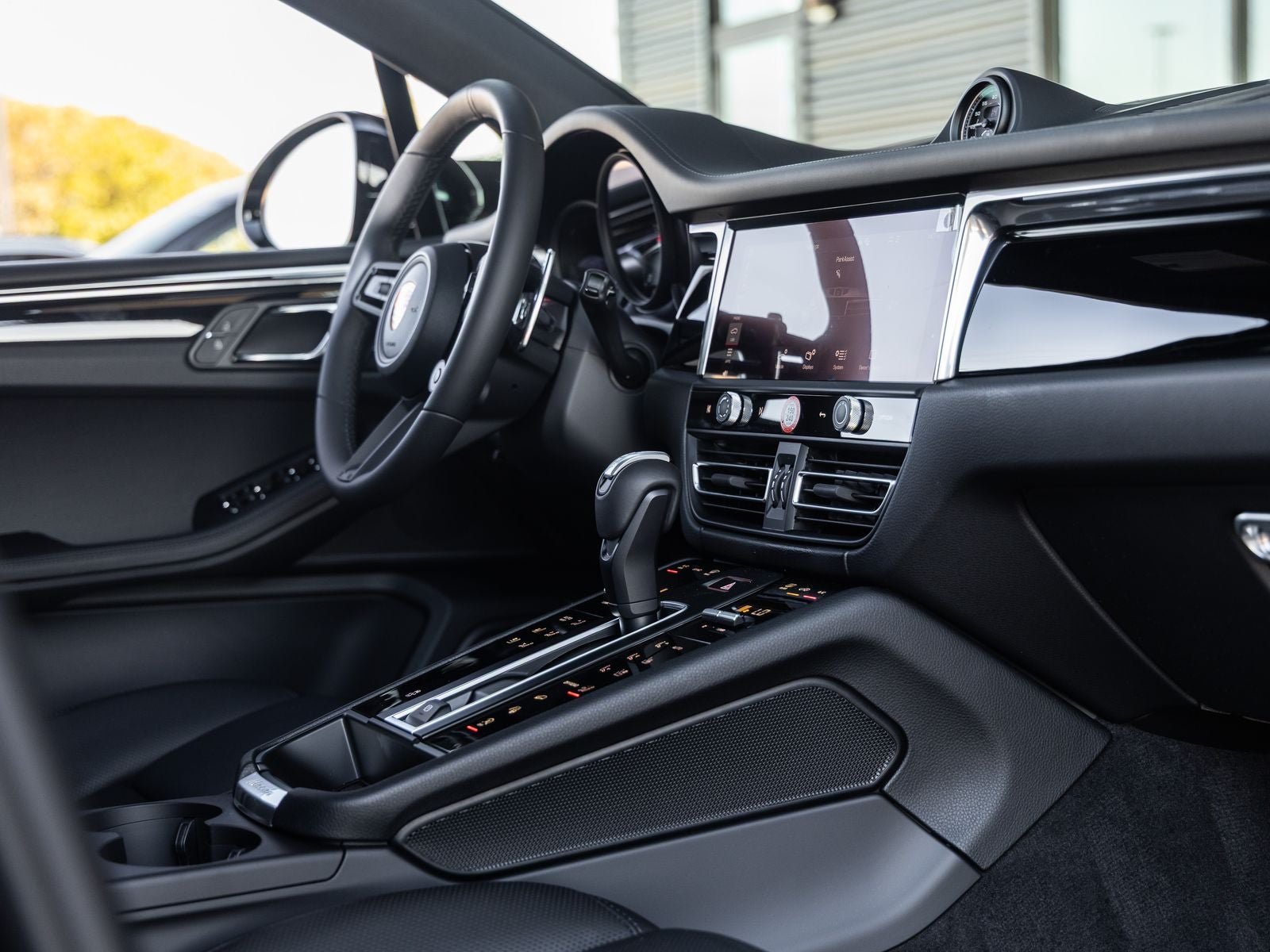 2026 Porsche Macan AWD