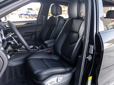 2026 Porsche Macan AWD