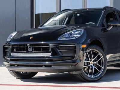 2026 Porsche Macan AWD