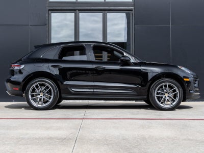 2026 Porsche Macan Base