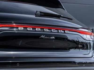 2026 Porsche Macan Base