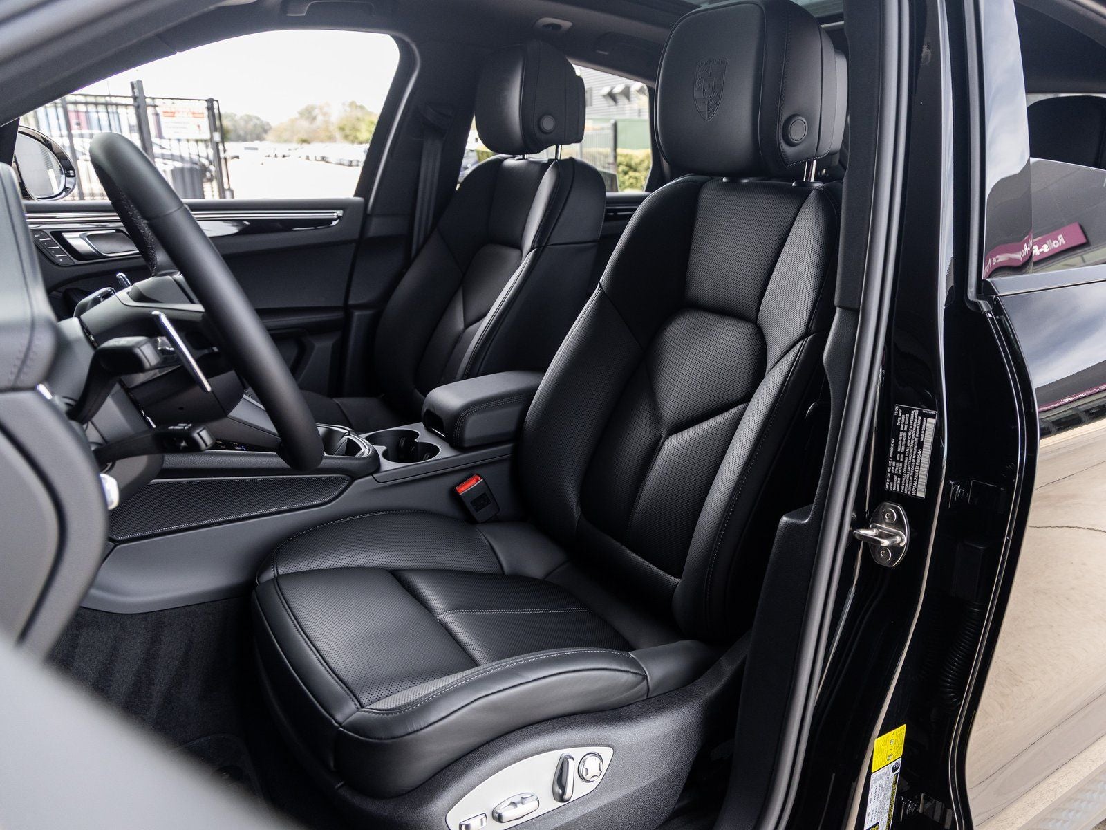2026 Porsche Macan Base