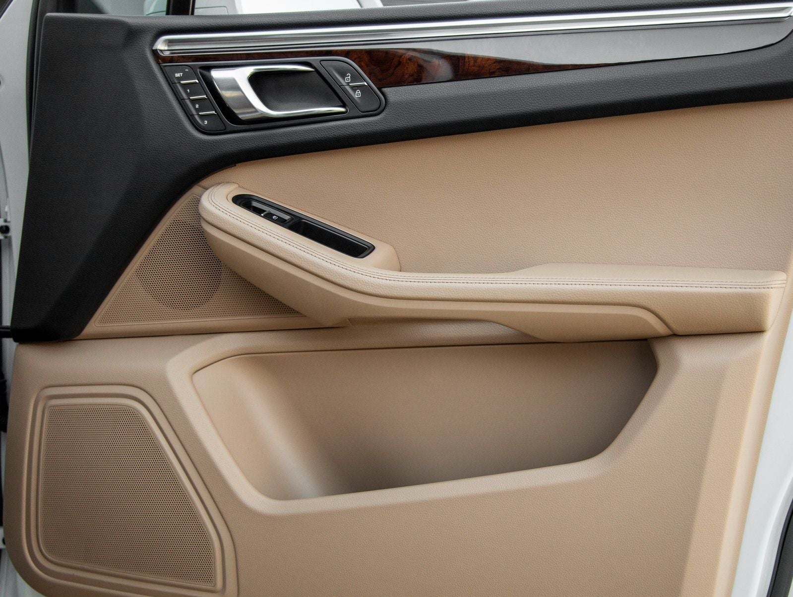 2023 Porsche Macan Macan (MY23)