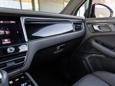 2023 Porsche Macan Macan (MY23)