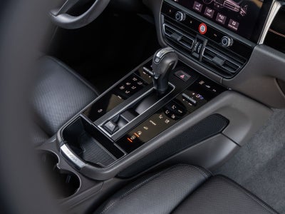 2023 Porsche Macan Macan (MY23)