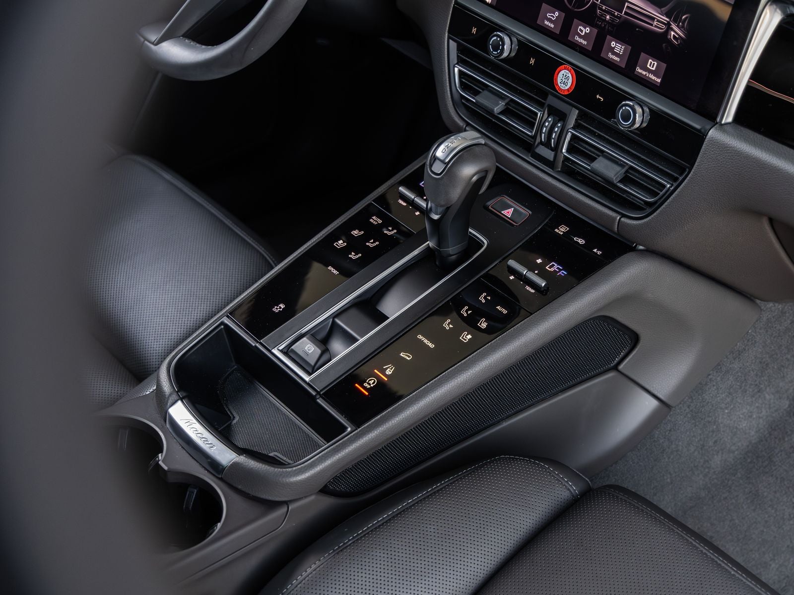 2023 Porsche Macan Macan (MY23)