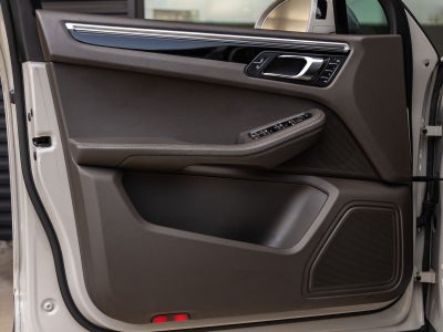 2023 Porsche Macan Macan