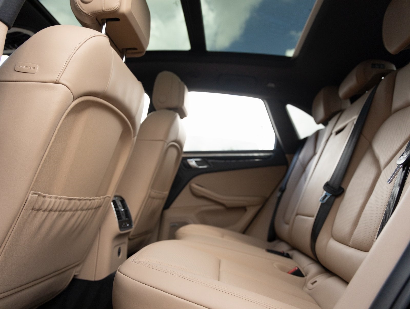 2025 Porsche Macan AWD