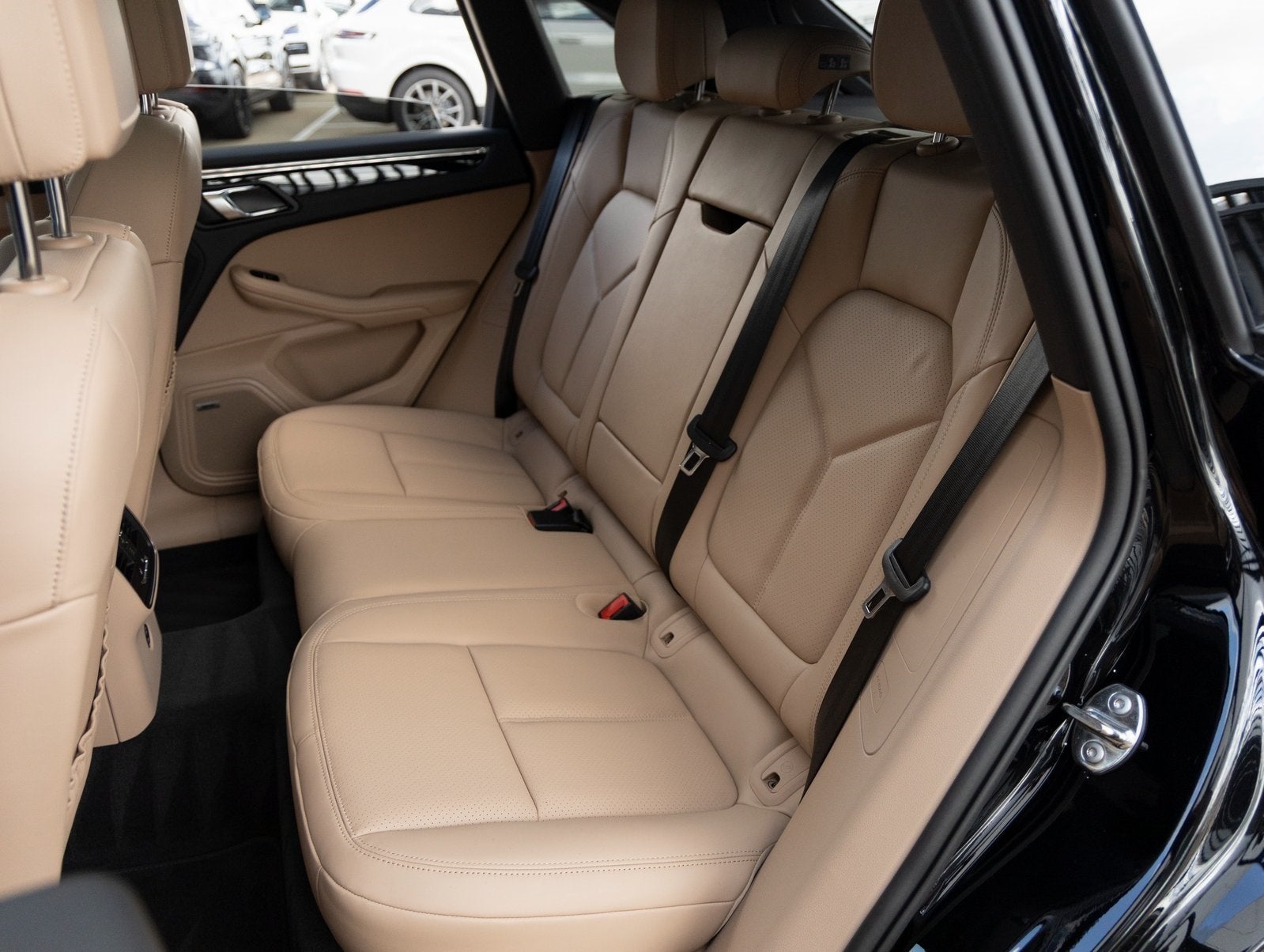 2025 Porsche Macan AWD