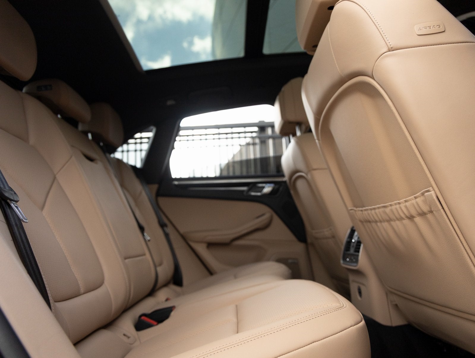 2025 Porsche Macan AWD