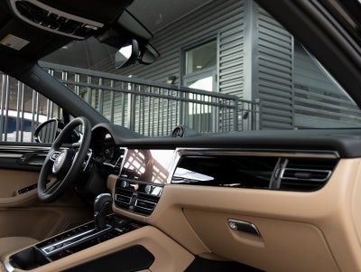 2025 Porsche Macan AWD