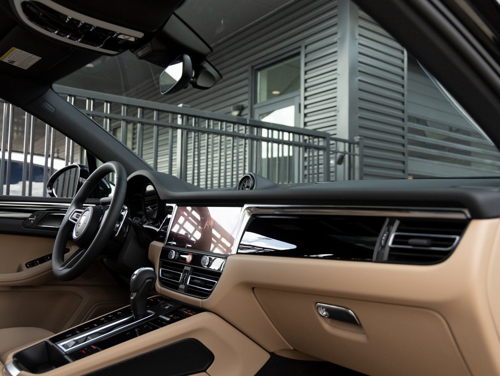 2025 Porsche Macan AWD