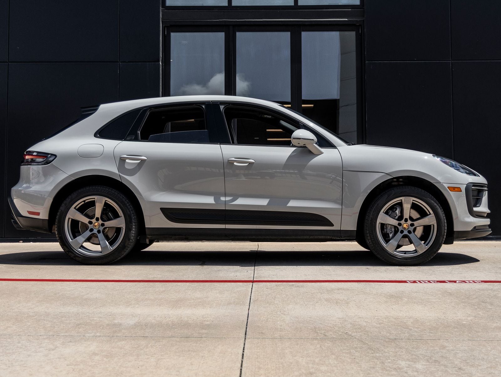 2024 Porsche Macan Macan (MY24)
