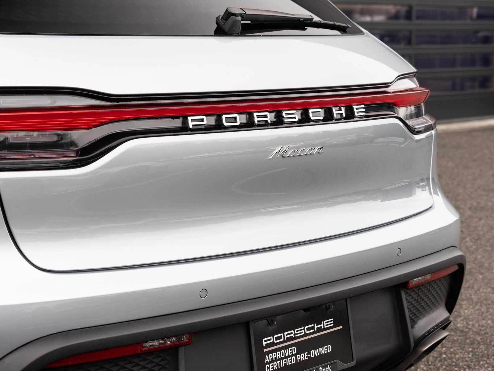 2025 Porsche Macan Base