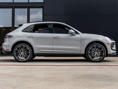 2025 Porsche Macan AWD