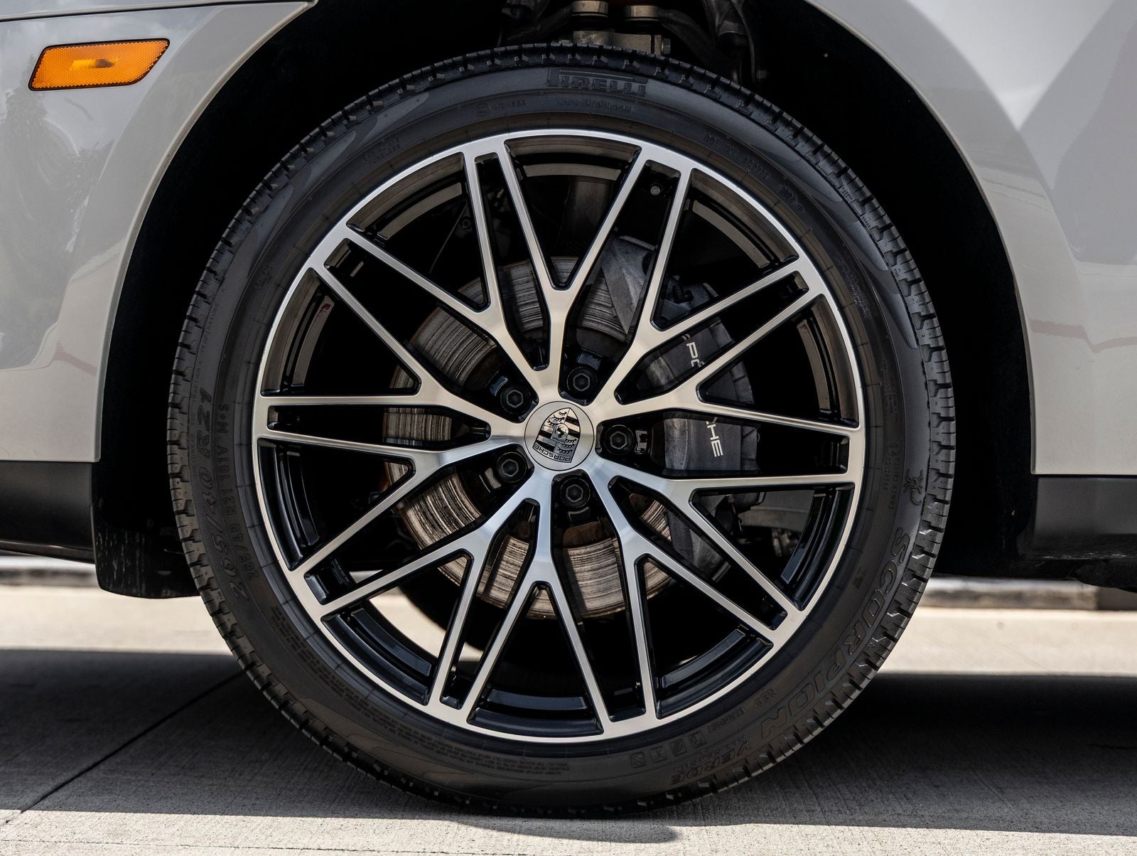 2025 Porsche Macan AWD