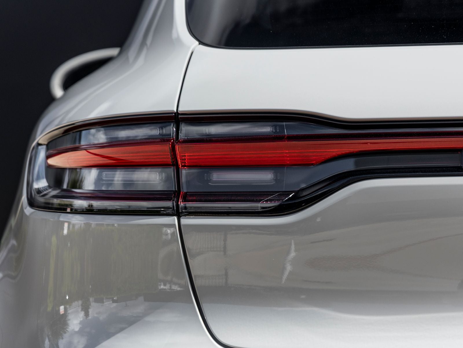 2025 Porsche Macan AWD