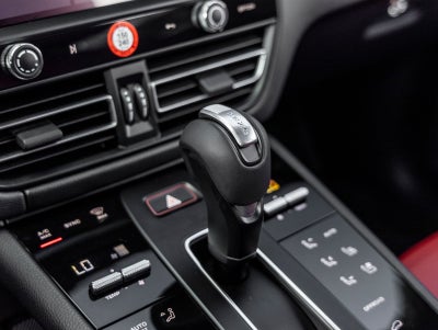 2025 Porsche Macan AWD