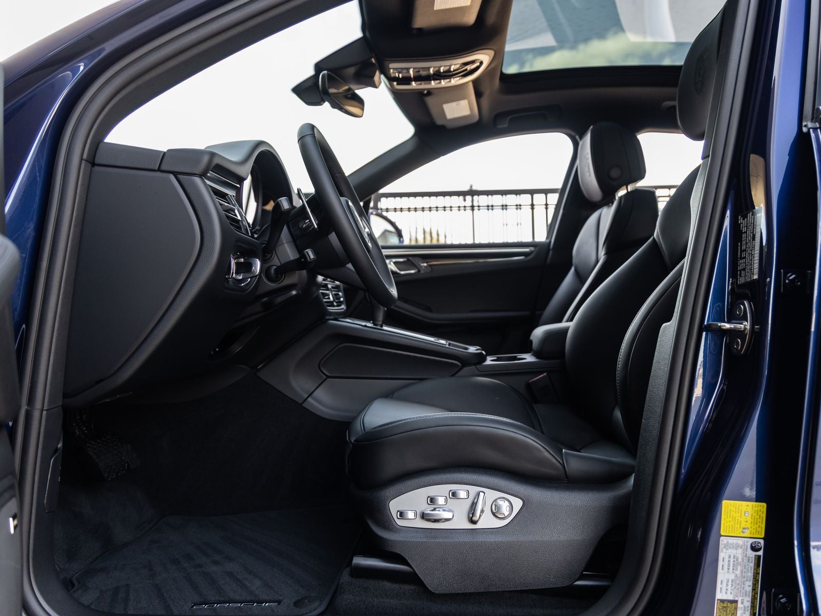 2026 Porsche Macan AWD