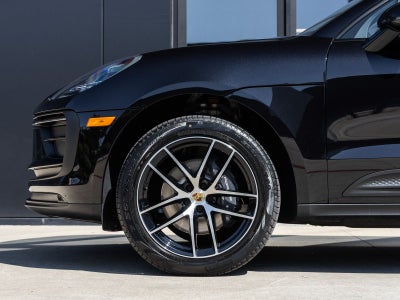 2026 Porsche Macan AWD