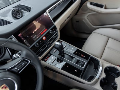 2026 Porsche Macan AWD