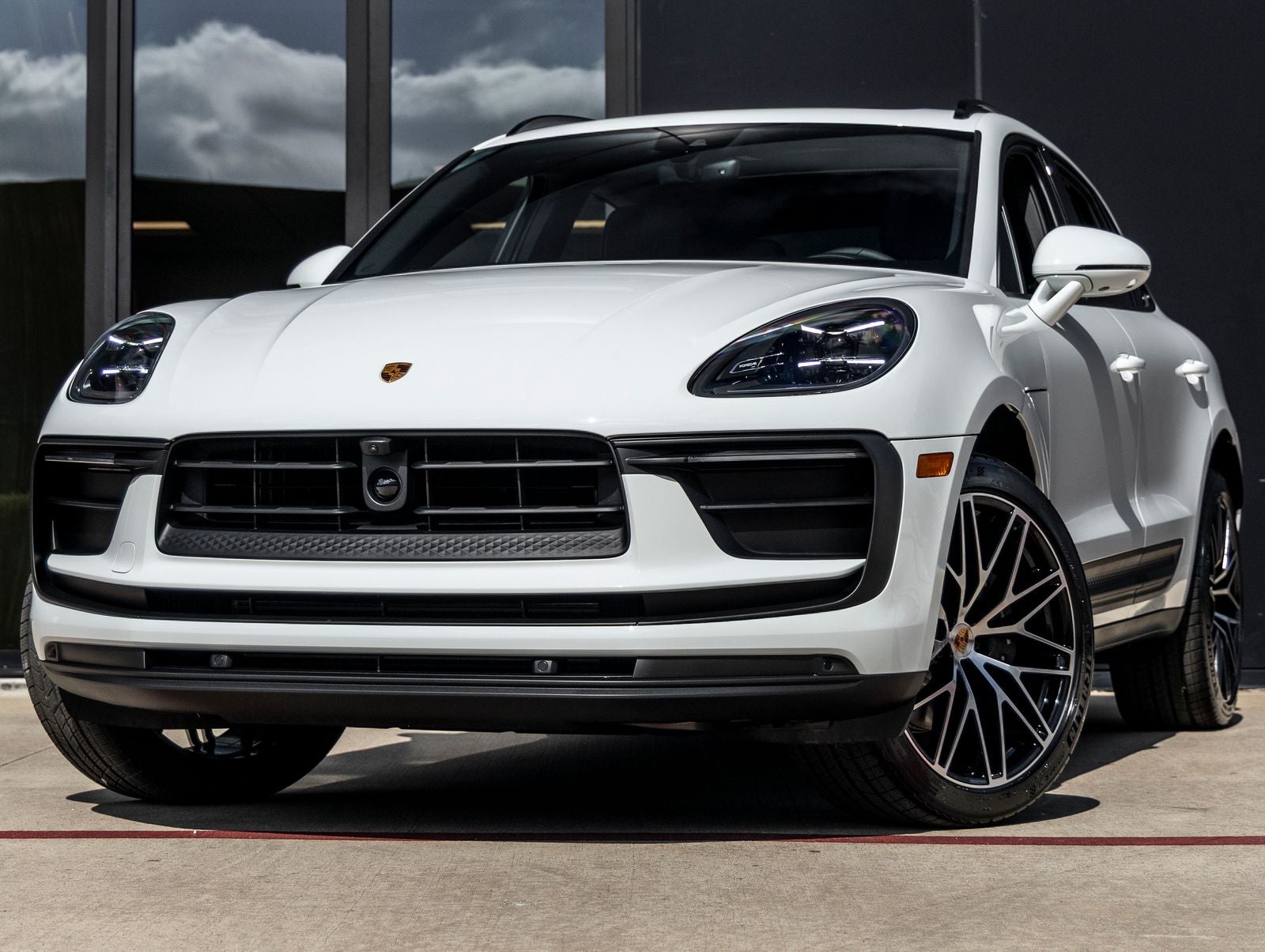 2026 Porsche Macan AWD
