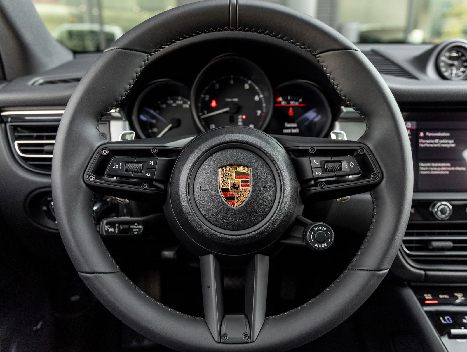 2026 Porsche Macan AWD