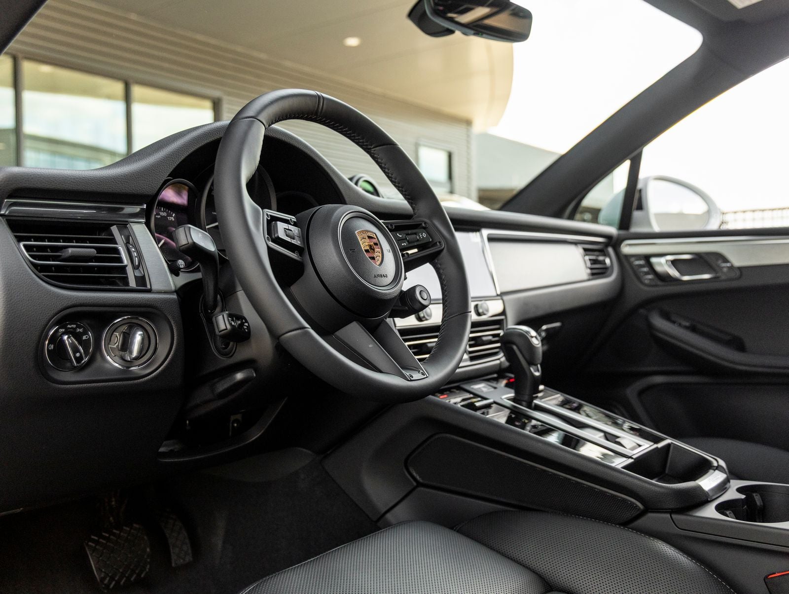 2026 Porsche Macan AWD