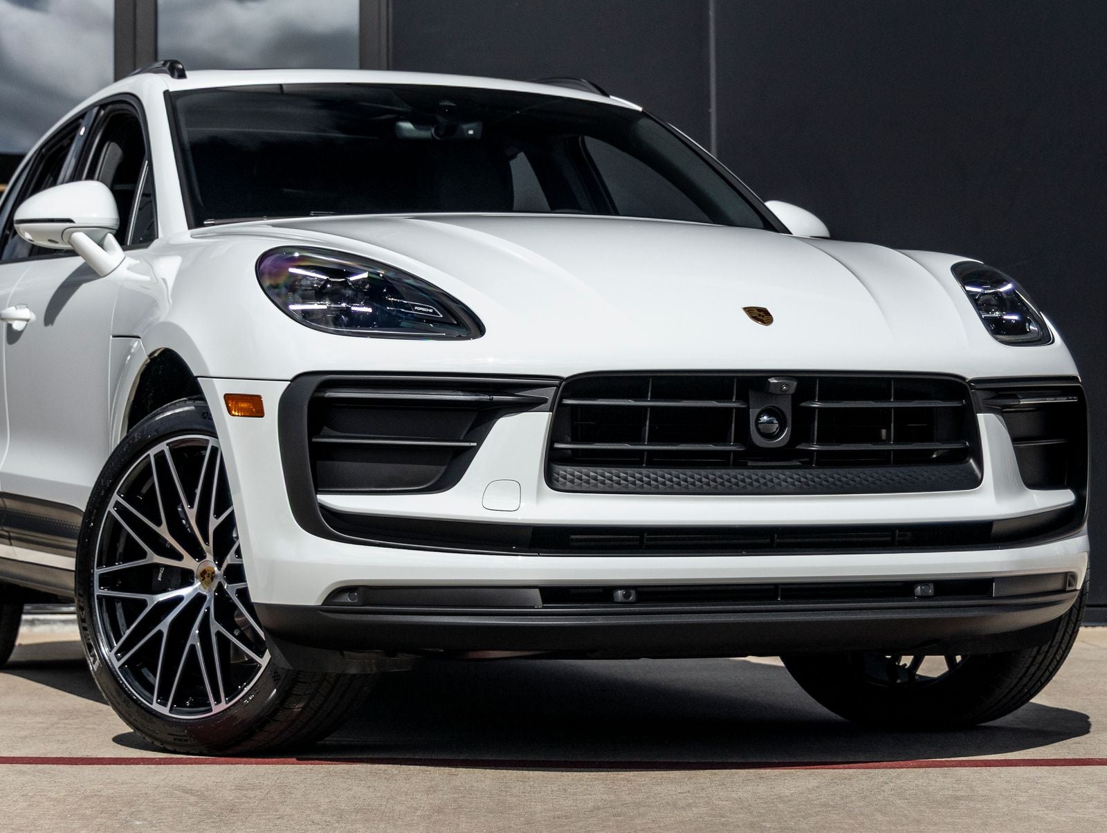 2026 Porsche Macan AWD