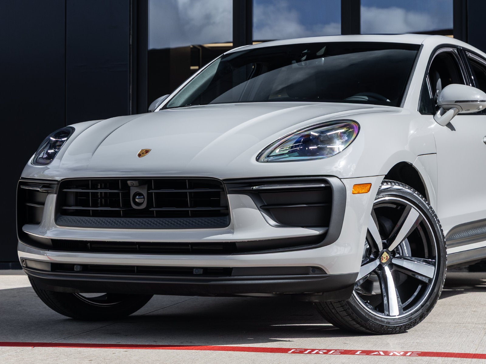 2026 Porsche Macan Macan