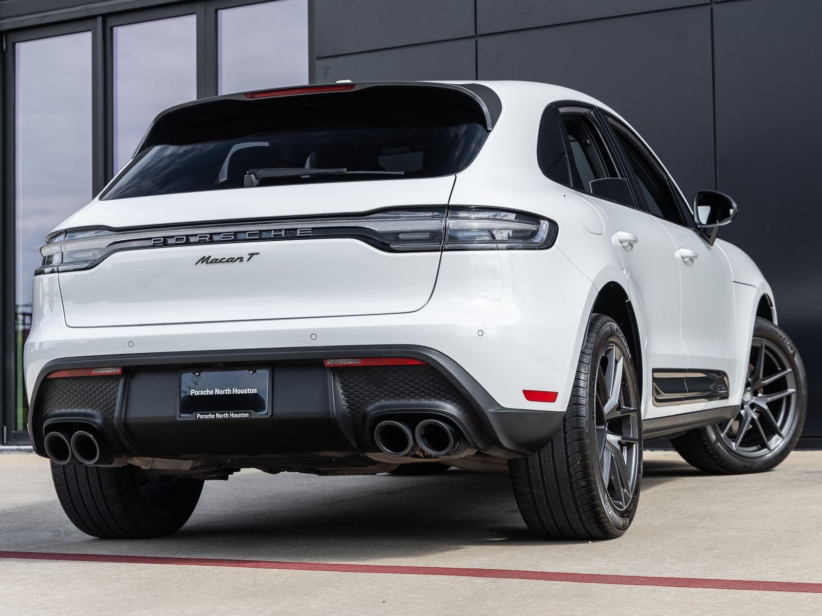 2023 Porsche Macan T