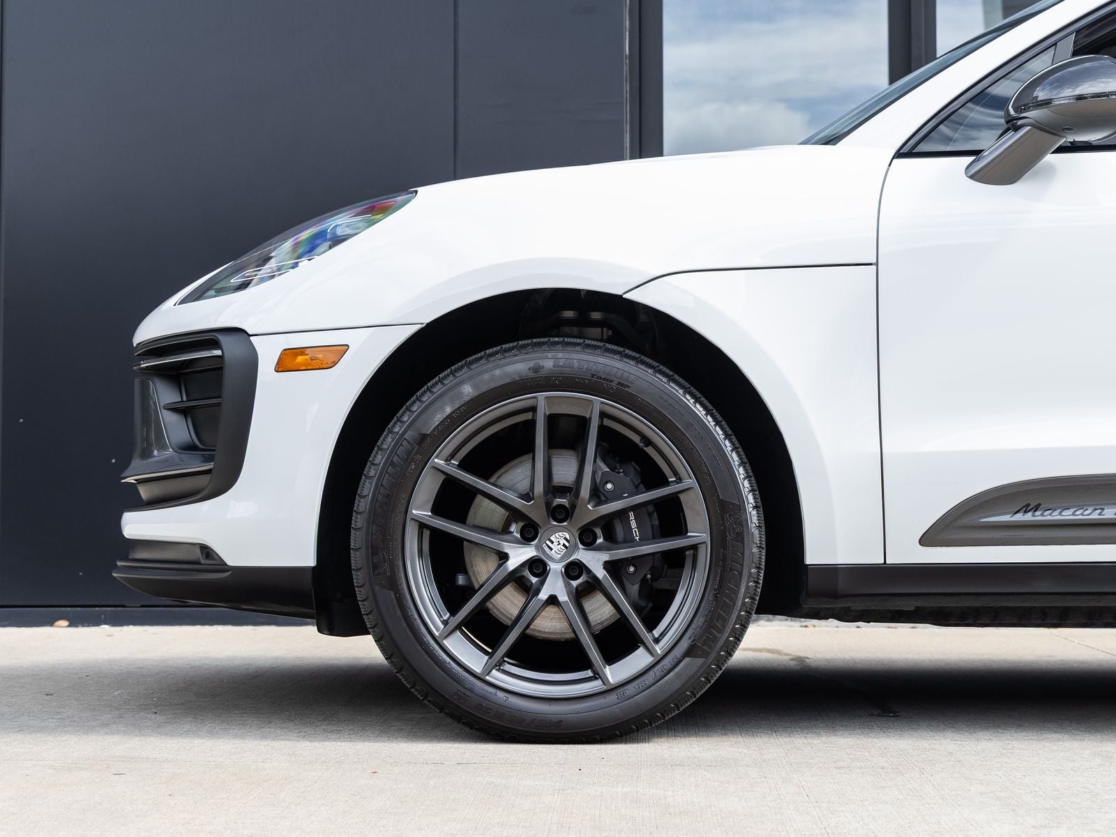 2023 Porsche Macan T