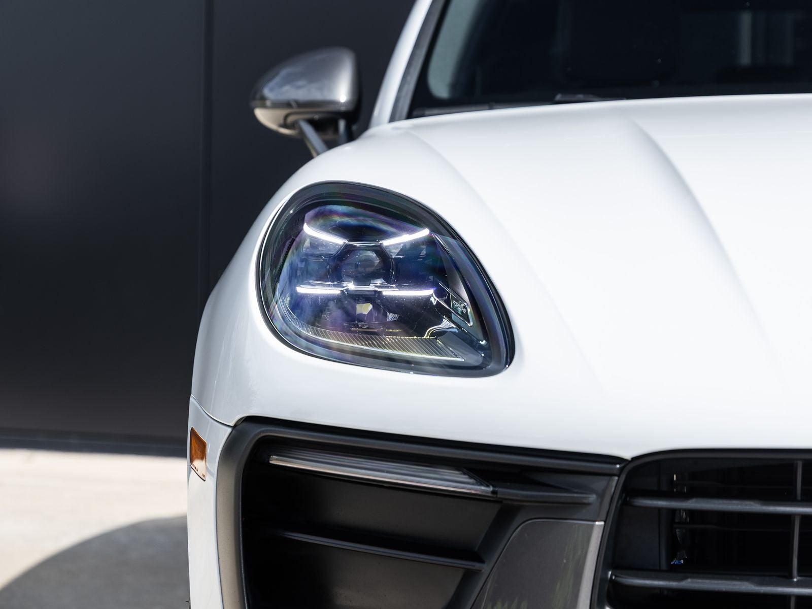 2023 Porsche Macan T