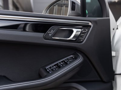 2023 Porsche Macan T