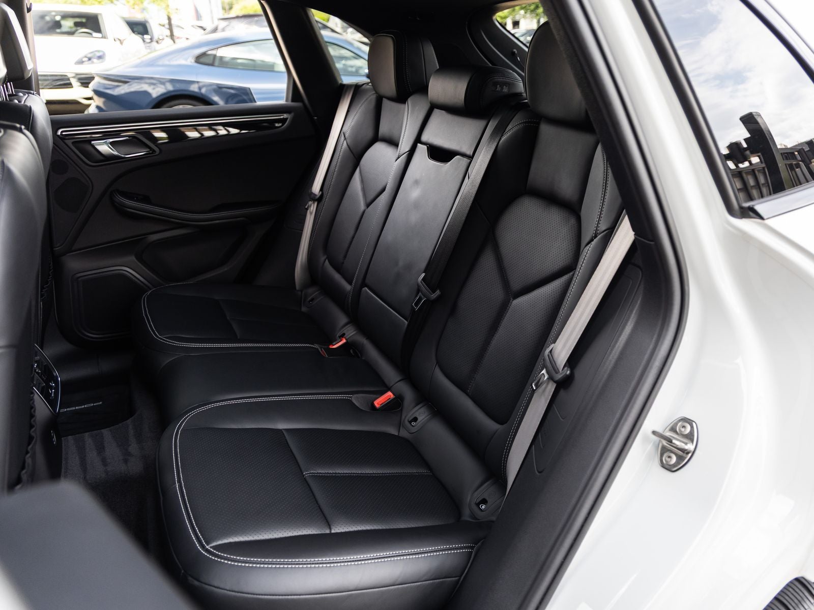 2023 Porsche Macan T