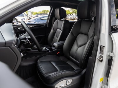 2023 Porsche Macan T