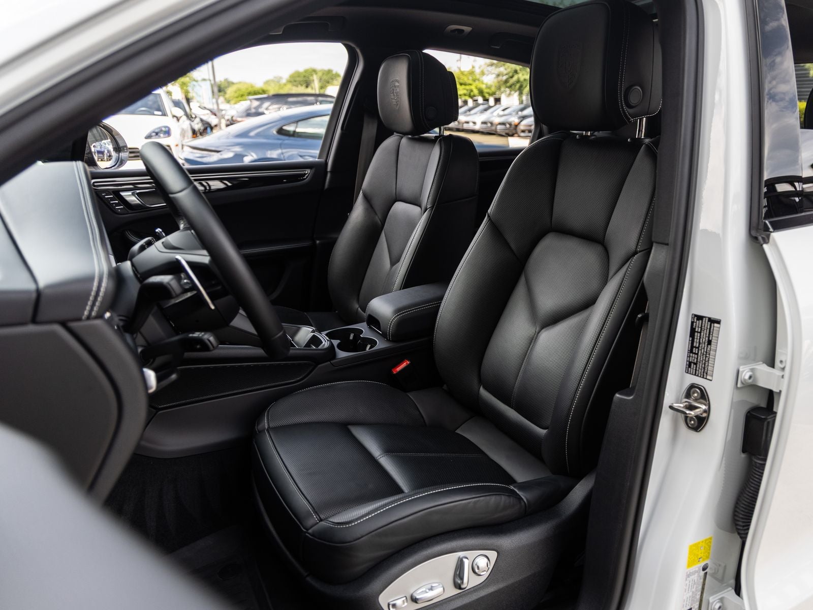 2023 Porsche Macan T