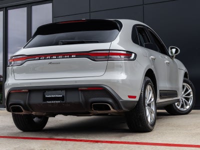 2023 Porsche Macan Base