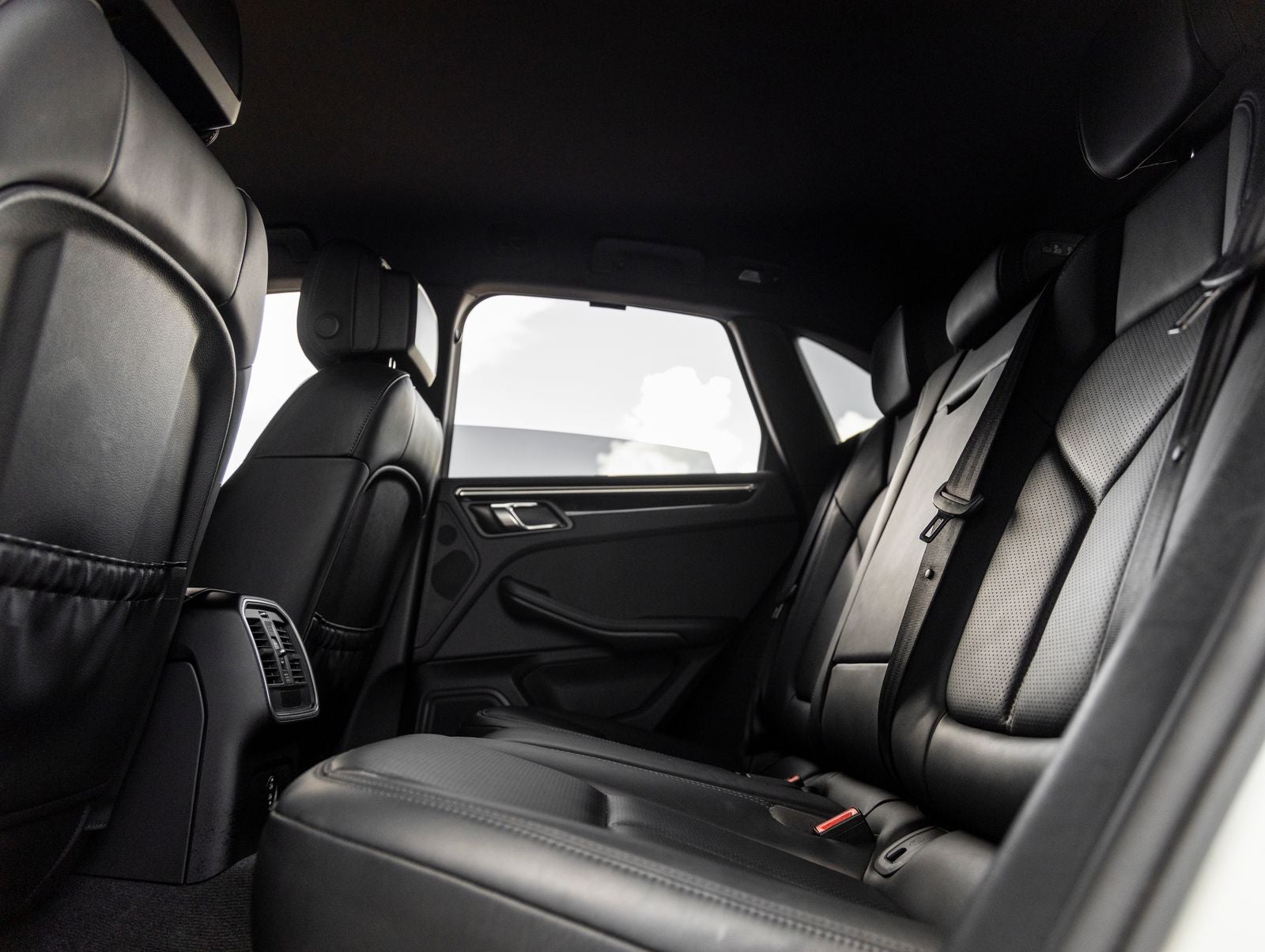 2023 Porsche Macan Macan