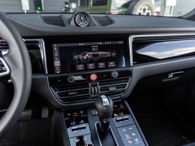 2025 Porsche Macan Macan