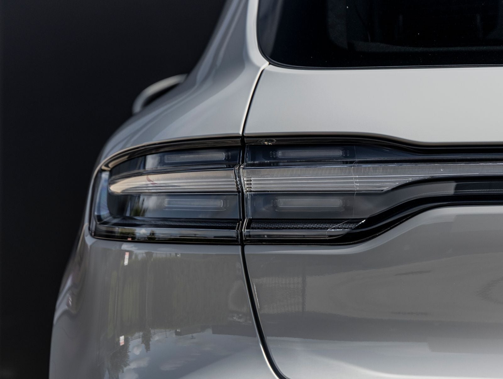 2025 Porsche Macan AWD