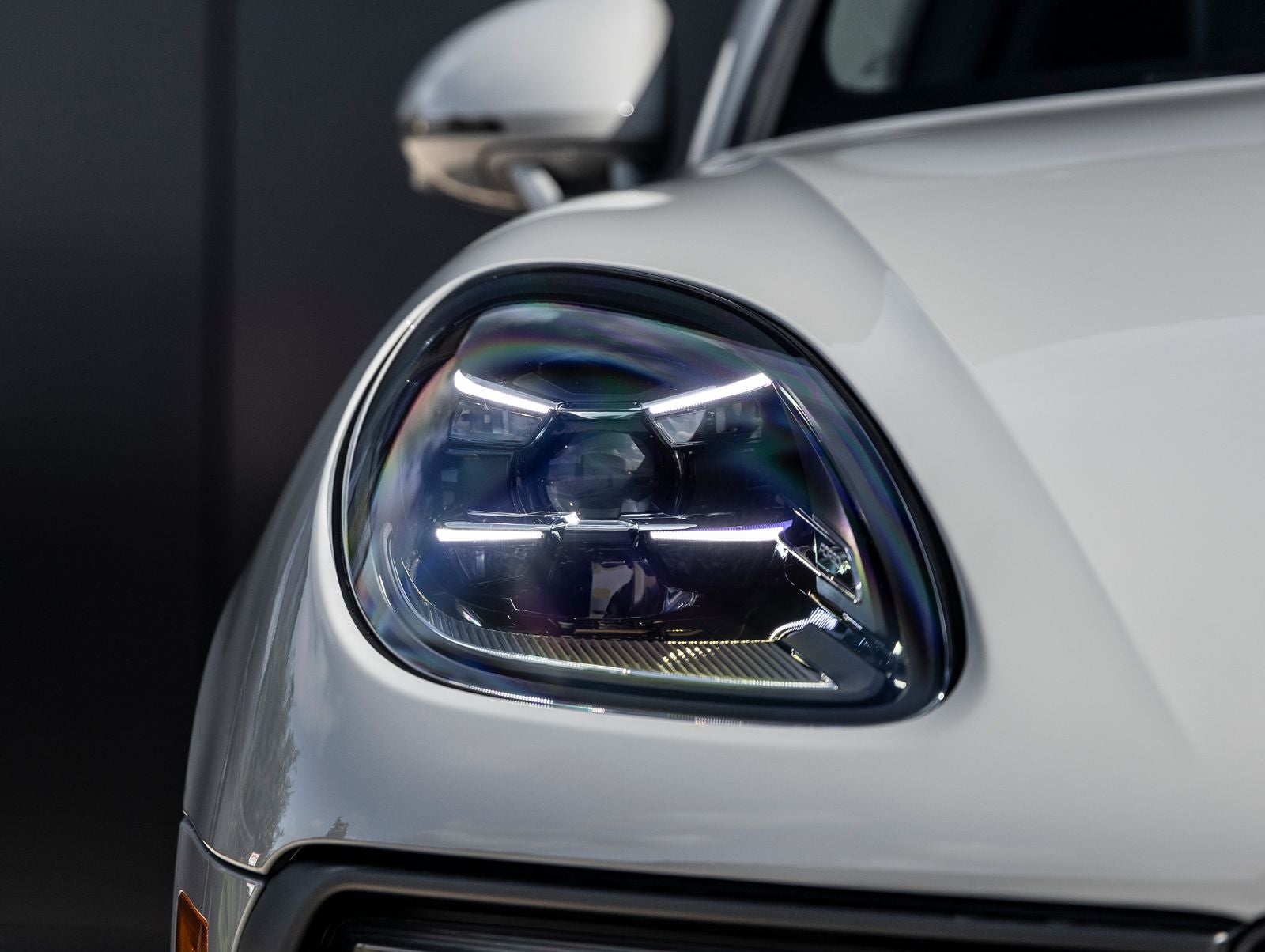 2025 Porsche Macan AWD