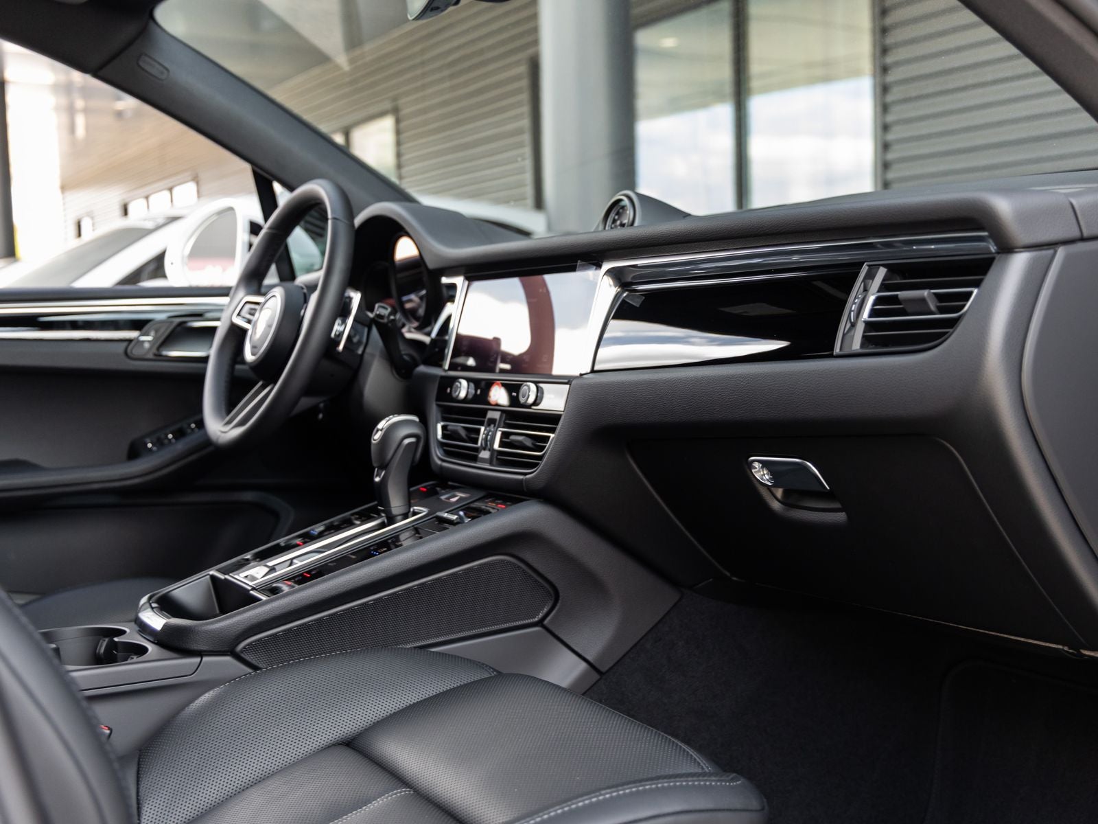 2026 Porsche Macan AWD
