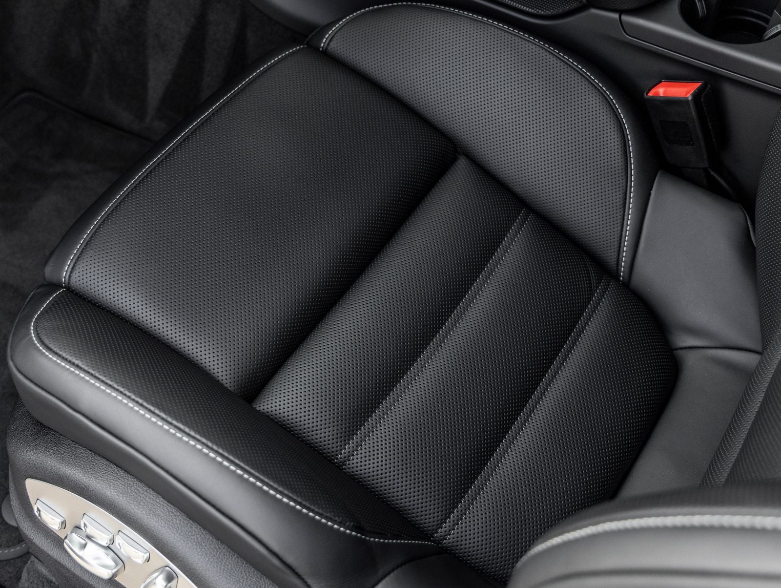 2026 Porsche Macan Macan T