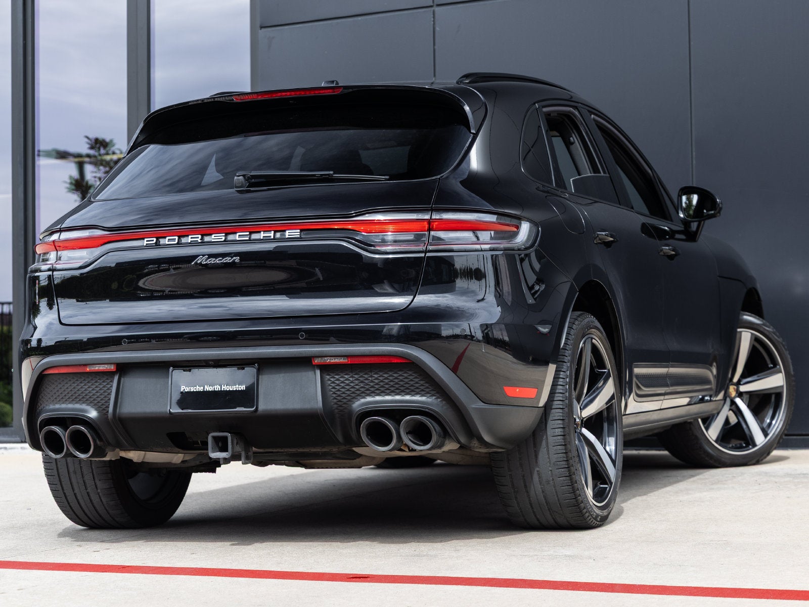 2023 Porsche Macan Base