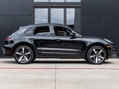 2023 Porsche Macan Base